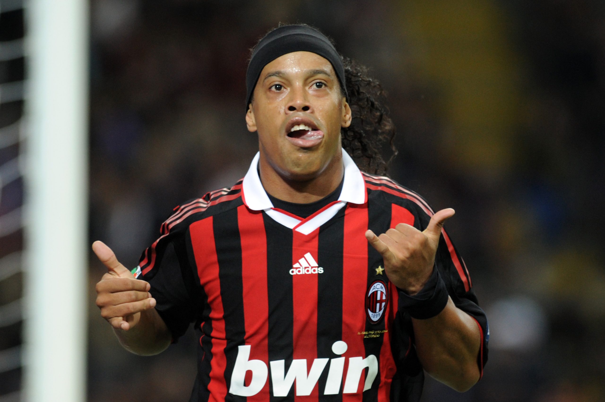 Ronaldinho fechou passagem pela Europa com brilho esporádico no Milan - Calciopédia