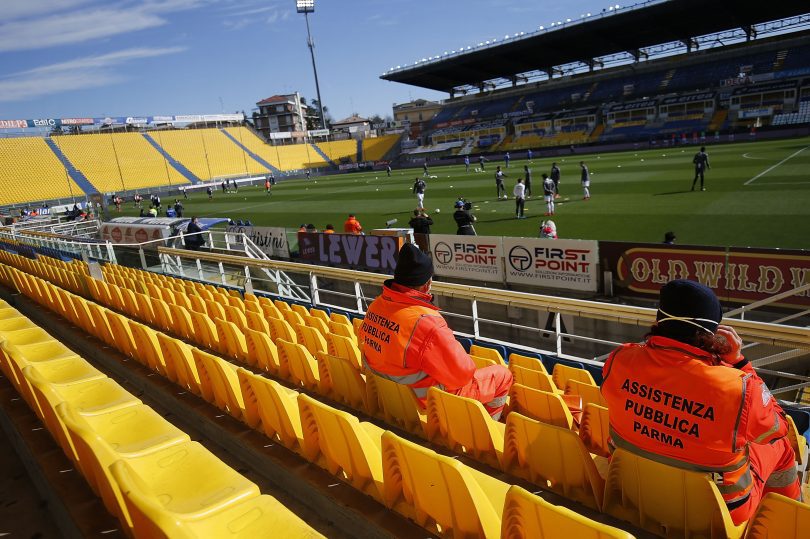 Aquecimento para Parma x Spal, jogo de portões fechados pela Serie A